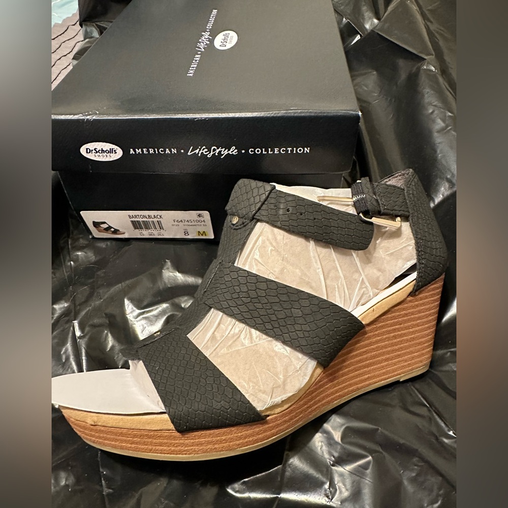 New, never worn. DR. Scholl’s Black Snake Wedge - Picture 1 of 2